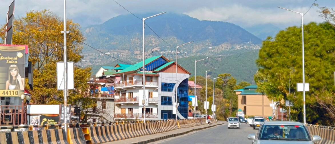 taxi service from chandigarh to palampur